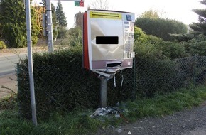 Polizei Minden-Lübbecke: POL-MI: Zigarettenautomat durch Explosion beschädigt
