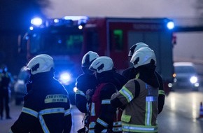 Feuerwehr Iserlohn: FW-MK: Brennender PKW auf der BAB 46