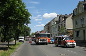 Feuerwehr Dinslaken: FW Dinslaken: Nachbar verhindert Schlimmeres