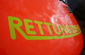 Feuerwehr Recklinghausen: FW-RE: Verkehrsunfall mit gasbetriebenem PKW - Zwei leicht Verletzte