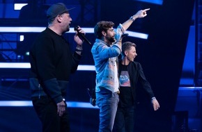 SAT.1: "MC Alvi! Was geht ab?!" Coach Alvaro Soler fordert die "Fantastischen 2" zum Rap-Battle - in den zweiten Blind Auditions von "The Voice Kids" am Samstag in SAT.1