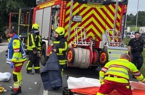 Feuerwehr Schwelm: FW-EN: Schwerer Verkehrsunfall, Hattinger Str.