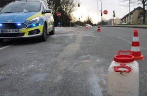 Polizei Hagen: POL-HA: Verkehrsstörungen nach Verkehrsunfall - 87-Jährige Hagenerin muss Führerschein abgeben