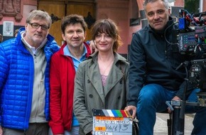 ZDF: ZDF dreht Thriller "Die Mutter des Mörders" / Fernsehfilm der Woche mit Natalia Wörner und Axel Prahl (FOTO)