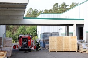 Freiwillige Feuerwehr Hambühren: FW Hambühren: Brand in Maschinenbaubetrieb schnell unter Kontrolle / Mitarbeiter reagieren vorbildlich