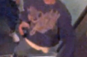 Polizei Hamburg: POL-HH: 241227-1. Gefährliche Körperverletzung in Hamburg-Sternschanze - Öffentlichkeitsfahndung nach tatverdächtigem Mann
