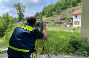 Feuerwehren des Landkreises Ravensburg: LRA-Ravensburg: Hangrutsch in Wolfegg-Alttann