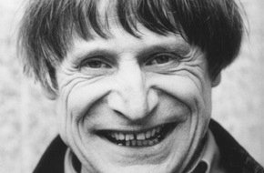 Stiftung Dr. J.E. Brandenberger: Dimitri riceve il premio 2009 della Fondazione Dr. J.E. Brandenberger  - Il poeta senza parole che ha creato il patrimonio culturale svizzero