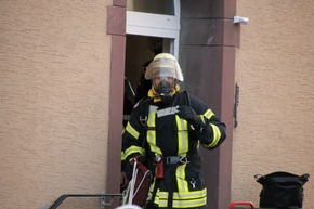 FW-WRN: Feuer_3 - Brand im Schlafzimmer