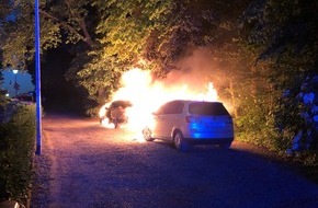 Polizei Münster: POL-MS: Zwei Autos am Düesbergweg in Brand - Zeugen gesucht