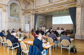 Conférence de presse annuelle GastroSuisse: Le franc fort et le tourisme de la restauration défient l&#039;hôtellerie-restauration