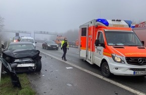 Feuerwehr Moers: FW Moers: Schwerer Verkehrsunfall auf der A57 / 3 Verletzte