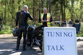 Polizeiinspektion Lüneburg/Lüchow-Dannenberg/Uelzen: POL-LG: ++ Kontrolle im Amt Neuhaus ++ Polizei kommt mit Motorradfahrenden ins Gespräch ++ Präventionsgedanke im Vordergrund ++ Mehrere mündliche Verwarnungen ++