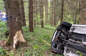 Kreispolizeibehörde Euskirchen: POL-EU: Pkw-Fahrerin kommt von der Fahrbahn ab