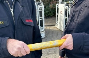 Feuerwehr Remscheid: FW-RS: Staffelstab bei der Feuerwehr Remscheid übergeben