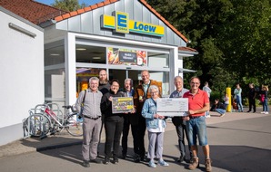 Edeka Südwest: Presse-Information: Eine große bunte Blumenwiese für Rodalben