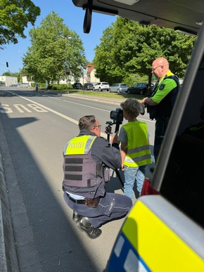 POL-UN: Fröndenberg - Aktionstag der Polizei: &quot;sicher.mobil.leben - Kinder im Blick&quot; für mehr Achtsamkeit gegenüber Kindern im Straßenverkehr