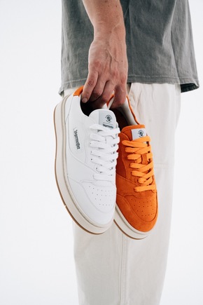 Jägermeister bringt eigenen Sneaker „The Curt“ auf den Markt
