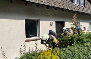 Feuerwehr Plettenberg: FW-PL: Feuerwehr rettet Bewohner aus verqualmter Wohnung