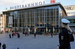 Bundespolizeidirektion Sankt Augustin: BPOL NRW: Maskenverweigerer leistet erheblichen Widerstand gegen Bundespolizisten am Kölner Hauptbahnhof
