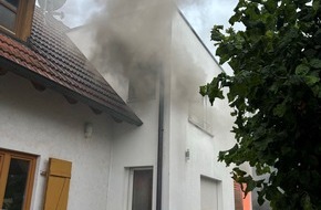 Feuerwehr Offenburg: FW-OG: Anbau eines Wohnhauses ausgebrannt, ein Feuerwehrmann leicht verletzt.