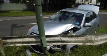 Polizeipräsidium Westpfalz: POL-PPWP: Unfalltotalschaden nach Schwindelanfall