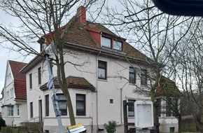 Polizeiinspektion Wilhelmshaven/Friesland: POL-WHV: Unfall auf Wangerooge - Elektrokarren macht sich selbstständig (mit Bild)