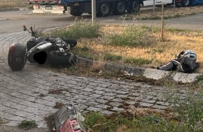 Polizeidirektion Landau: POL-PDLD: Maikammer - Motorradfahrer bei Sturz im Kreisel schwer verletzt