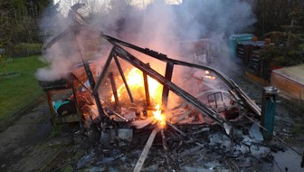 Feuerwehr Oberhausen: FW-OB: Gewächshaus abgebrannt