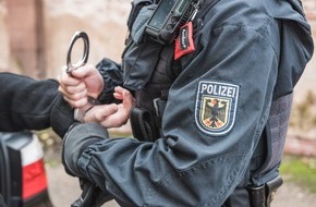 Bundespolizeidirektion München: Bundespolizeidirektion München: Bundespolizei Waidhaus nimmt mehrfach gesuchten Straftäter fest