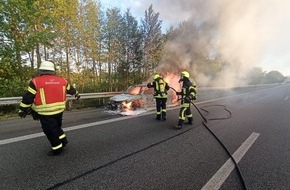 Polizeiinspektion Rotenburg: POL-ROW: PKW brennt auf der A1 aus - Anschließender Verkehrsunfall im Stau aufgrund der Vollsperrung