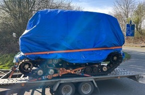 Hauptzollamt Bielefeld: HZA-BI: Kettenfahrzeug aus dem Zweiten Weltkrieg auf der A2/Bielefelder Zoll stoppt Gespann ohne Zolldokumente