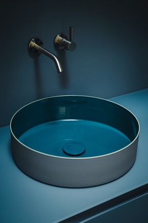 [PRESSEMITTEILUNG] LAUFEN erweitert sein Premium-Portfolio um glasierten Stahl