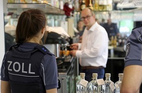 Hauptzollamt Augsburg: HZA-A: Zoll überprüft Hotellerie und Gastronomie Bundesweite Schwerpunktaktion gegen Schwarzarbeit