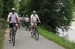 Oberösterreich Tourismus: Antriebsstark: Oberösterreich setzt als Radland Nummer 1 auf
elektrische Mobilität - BILD