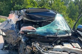 Polizeiinspektion Delmenhorst / Oldenburg - Land / Wesermarsch: POL-DEL: Autobahnpolizei Ahlhorn: Verkehrsunfall auf der Autobahn 29 bei Hatten +++ Autofahrerin leicht verletzt