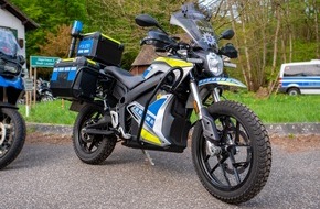 Polizeipräsidium Mittelhessen - Pressestelle Wetterau: POL-WE: Gießen: Neues Motorrad mit Elektroantrieb - Pilotversuch beim Polizeipräsidium Mittelhessen