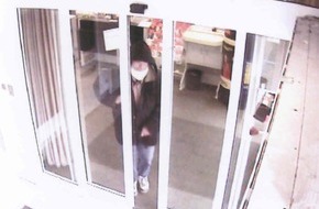 Polizei Rhein-Erft-Kreis: POL-BM: Frechen Banküberfall / Foto 3 von 3
