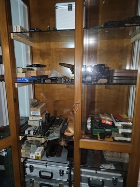 POL-W: W/RS Weiterer versteckter Raum entdeckt - Gemeinsame Presseerklärung von Staatsanwaltschaft und Polizei Wuppertal