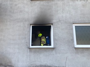 FW Ratingen: Küchenbrand in Ratingen Lintorf