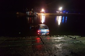Polizeiinspektion Hameln-Pyrmont/Holzminden: POL-HOL: Autofahrt endet in der Weser - Fahrer kommt unterkühlt ins Krankenhaus
