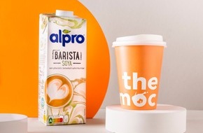 Danone DACH: Roboter trifft Kaffee und Pflanzendrinks - Alpro kooperiert mit vollautomatisierter Coffeebar "the moc"