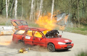 DEKRA SE: Vorsicht beim Grillspaß mit Gas / DEKRA Sicherheitstipps für Umgang mit Gasflaschen (FOTO)