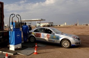 Aral AG: DaimlerChrysler Langstreckenfahrt endete in Peking: Mit Aral erfolgreich ans Ziel