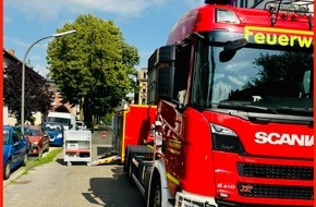 Feuerwehr Recklinghausen: FW-RE: Brand einer Lagerfläche in Recklinghausen-Süd