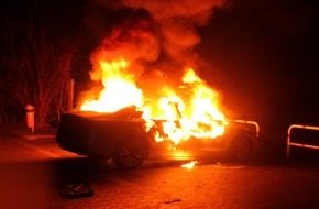 Polizei Minden-Lübbecke: POL-MI: Auto geht in Flammen auf
