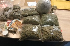 Polizei Düsseldorf: POL-D: Garath - Dealerwohnung aufgeflogen - 1,5 Kilogramm Marihuana, 1,5 Kilo Amphetamin und 16.250 Euro sichergestellt - 22-Jähriger festgenommen - Haftrichter
