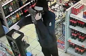 Polizeidirektion Neum&uuml;nster: POL-NMS: 20260707-1-PDNMS-&Ouml;ffentlichkeitsfahndung nach drei &Uuml;berf&auml;llen auf Tankstellen in Schenefeld, Stafstedt und Hohenwestedt