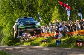 Skoda Auto Deutschland GmbH: Rallye Finnland: Škoda Fahrer Oliver Solberg baut mit drittem Saisonsieg seine WRC2-Tabellenführung aus