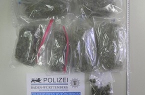 Polizeipräsidium Freiburg: POL-FR: Wutöschingen: Halbes Kilo Marihuana bei Durchsuchung gefunden - Tatverdächtiger kommt unter Drogeneinfluss stehend angefahren
